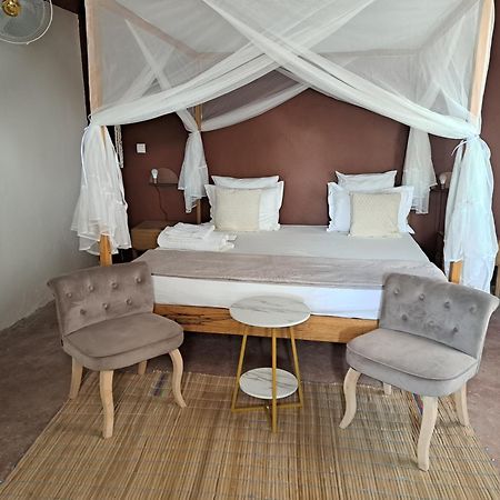 Bed and Breakfast La Fandenoise à Thies Extérieur photo