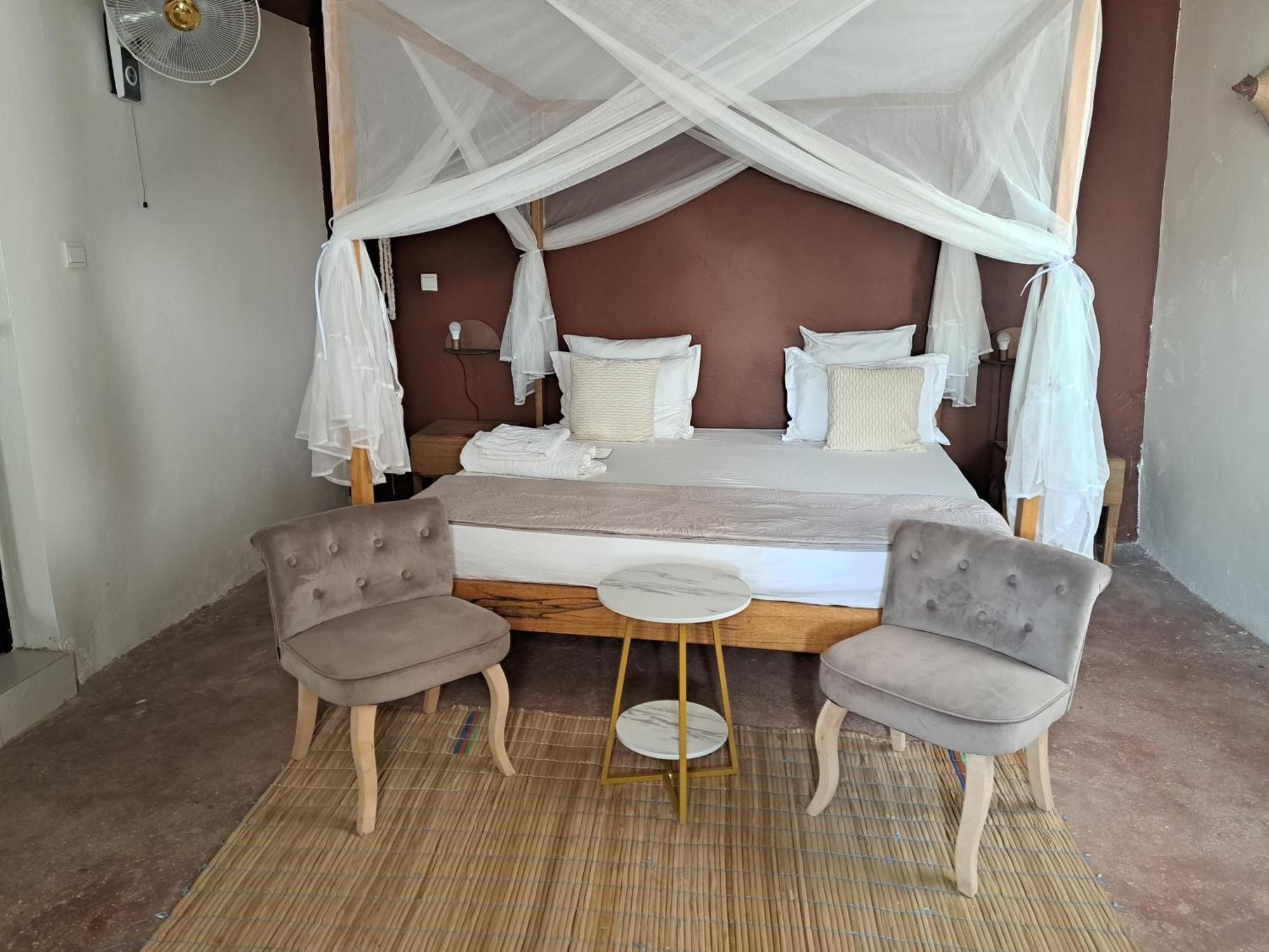 Bed and Breakfast La Fandenoise à Thies Extérieur photo