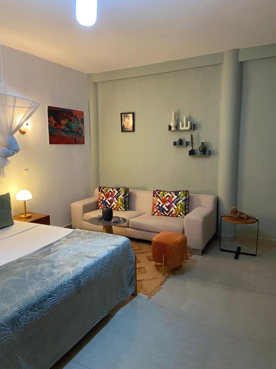 Bed and Breakfast La Fandenoise à Thies Extérieur photo