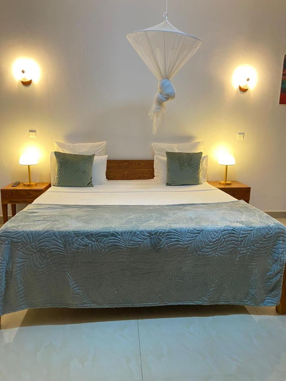 Bed and Breakfast La Fandenoise à Thies Extérieur photo